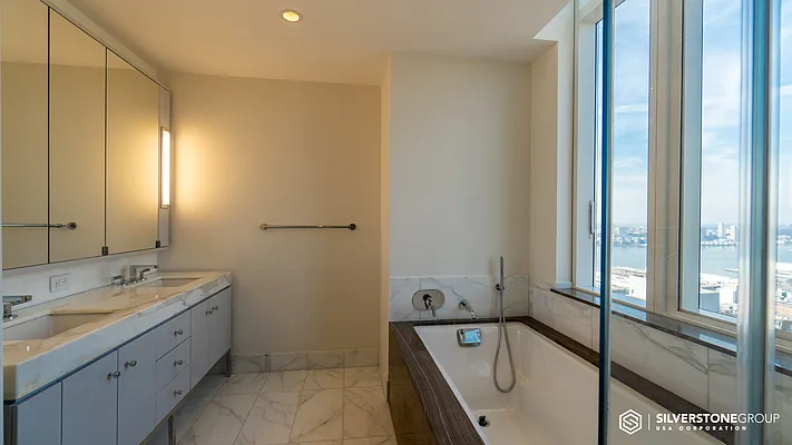 Rented by Silverstone Group USA Corp. | media 7