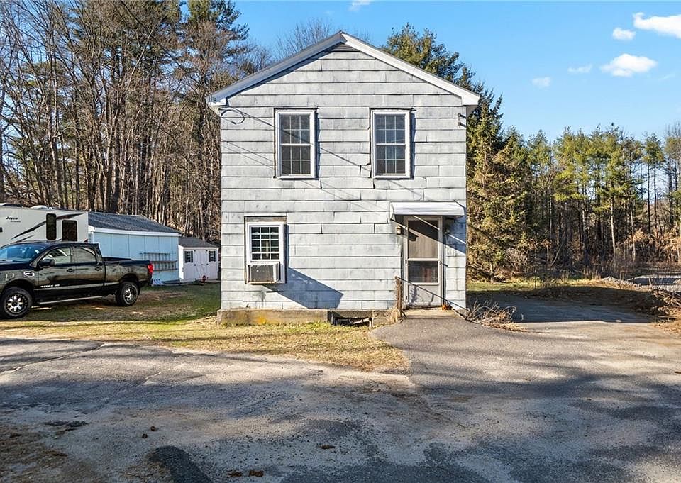 78 School St N, Slatersville, RI 02876 MLS 1354600 Zillow