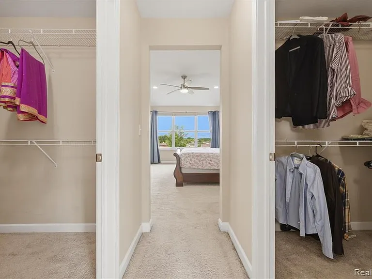 4810 E Stonegate Cir — Photo 36