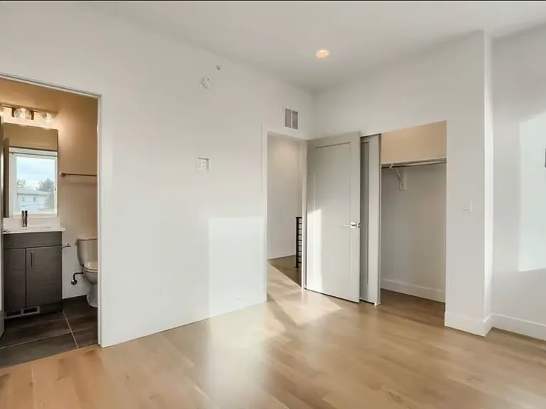 5469 S Curtice St #H — Photo 20