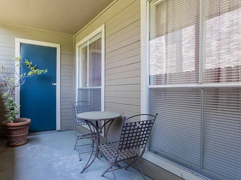Spacious Patio
