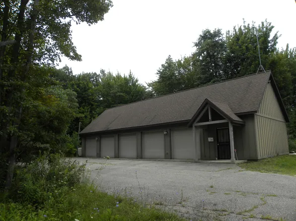 1621 68th St, Fennville, MI 49408