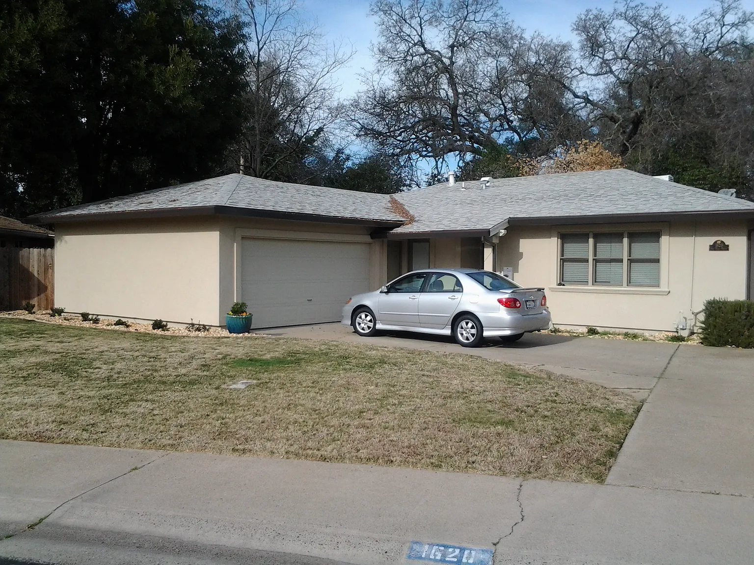 1620 Oak Tree Dr photo 1