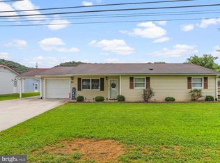 25 S Hummingbird St, Keyser, WV 26726
