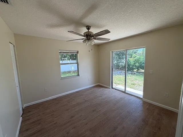 105 Sidney Ct — Photo 16