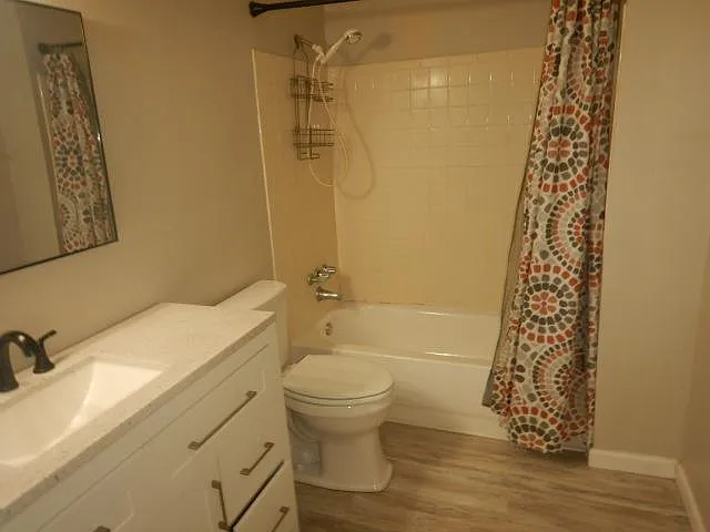 1994 Lansing Dr #A — Photo 10