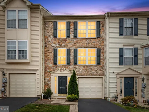 206 Windsor Ct, Quakertown, PA 18951