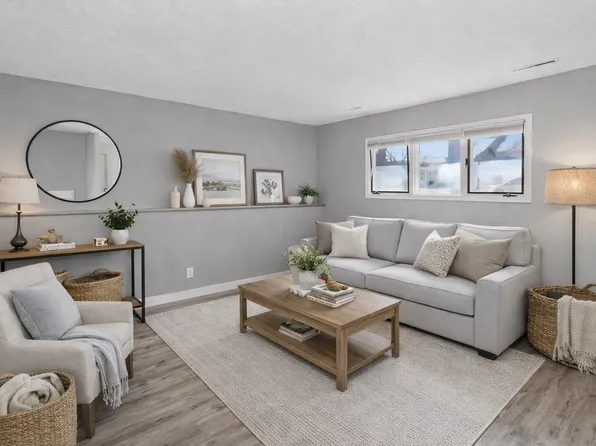 615 Ken Maril Rd #615, Ames, IA 50010