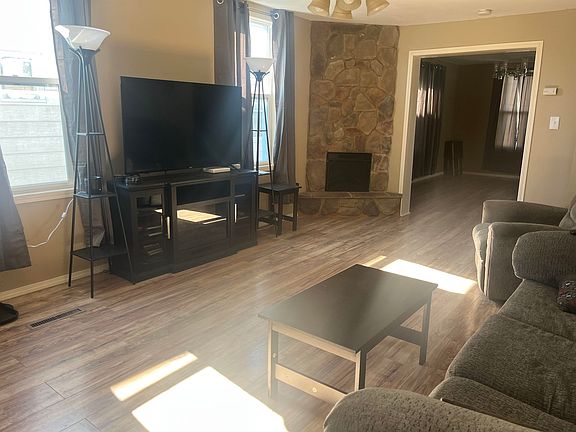 3rd image of 1419 Superior Ave