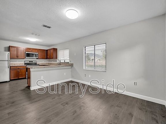 5th image of 631 Olympic Dr