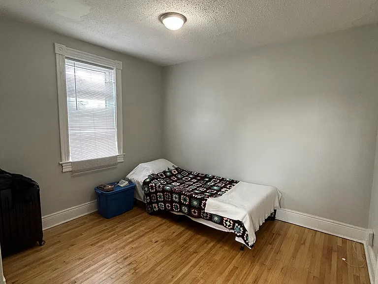 271.5 Selkirk Ave #A — Photo 6
