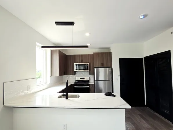 136 Mallory Avenue image 1 of 12