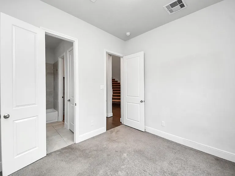 1714 McCrae Hill Ct — Photo 9