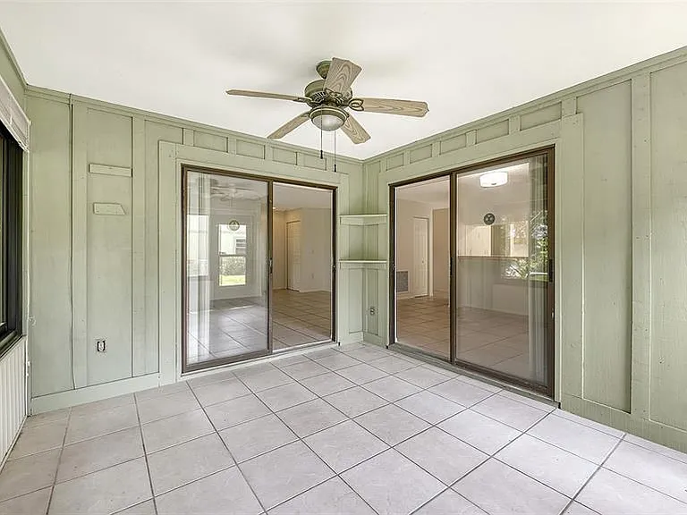 5010 Barrington Cir #2001 — Photo 37