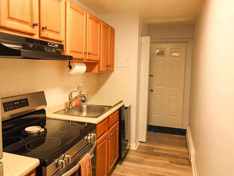 125 Overland Rd #1 — Photo 3