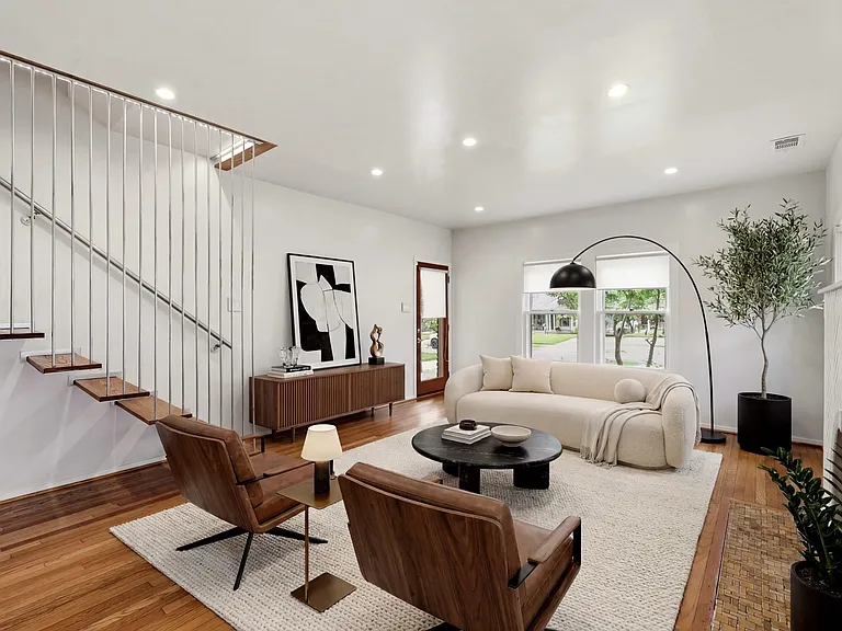 825 Thomasson Dr — Photo 4