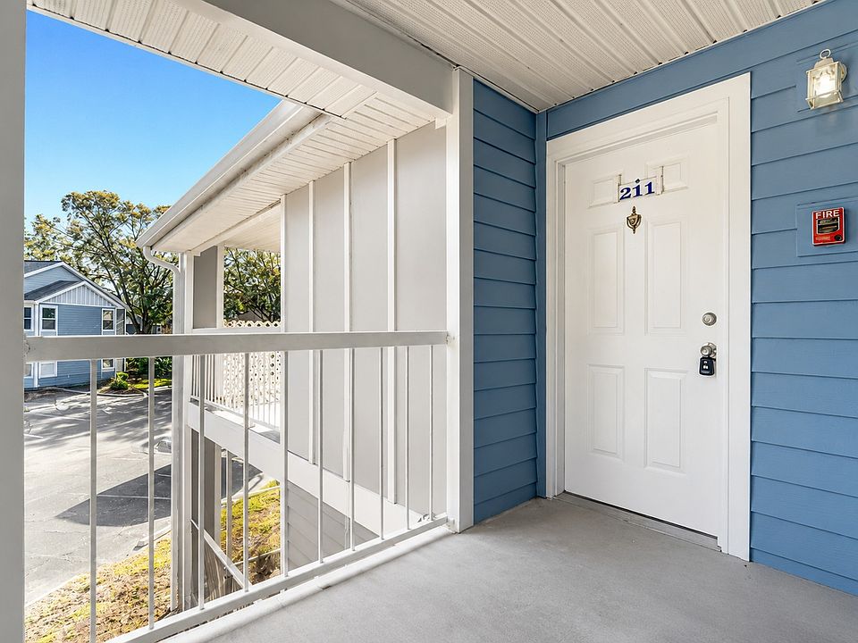 1st image of 2585 Grassy Point Dr Unit 211