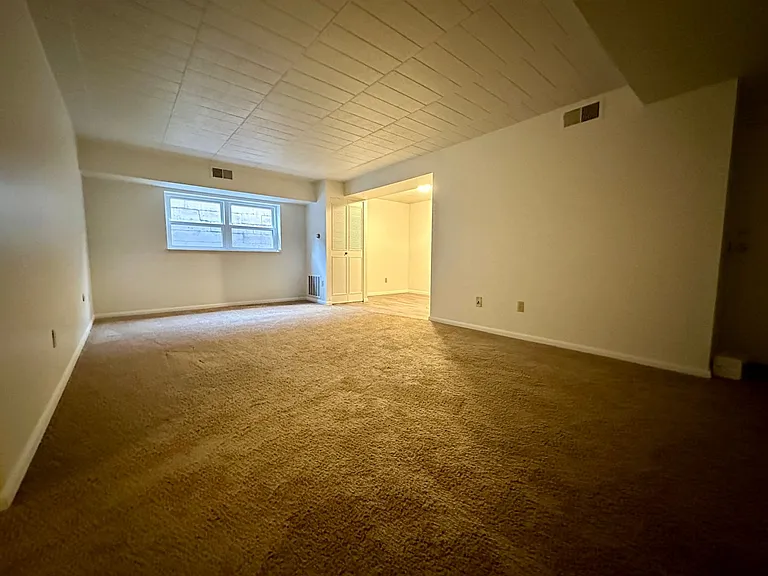 360 Maryland Ave — Photo 71