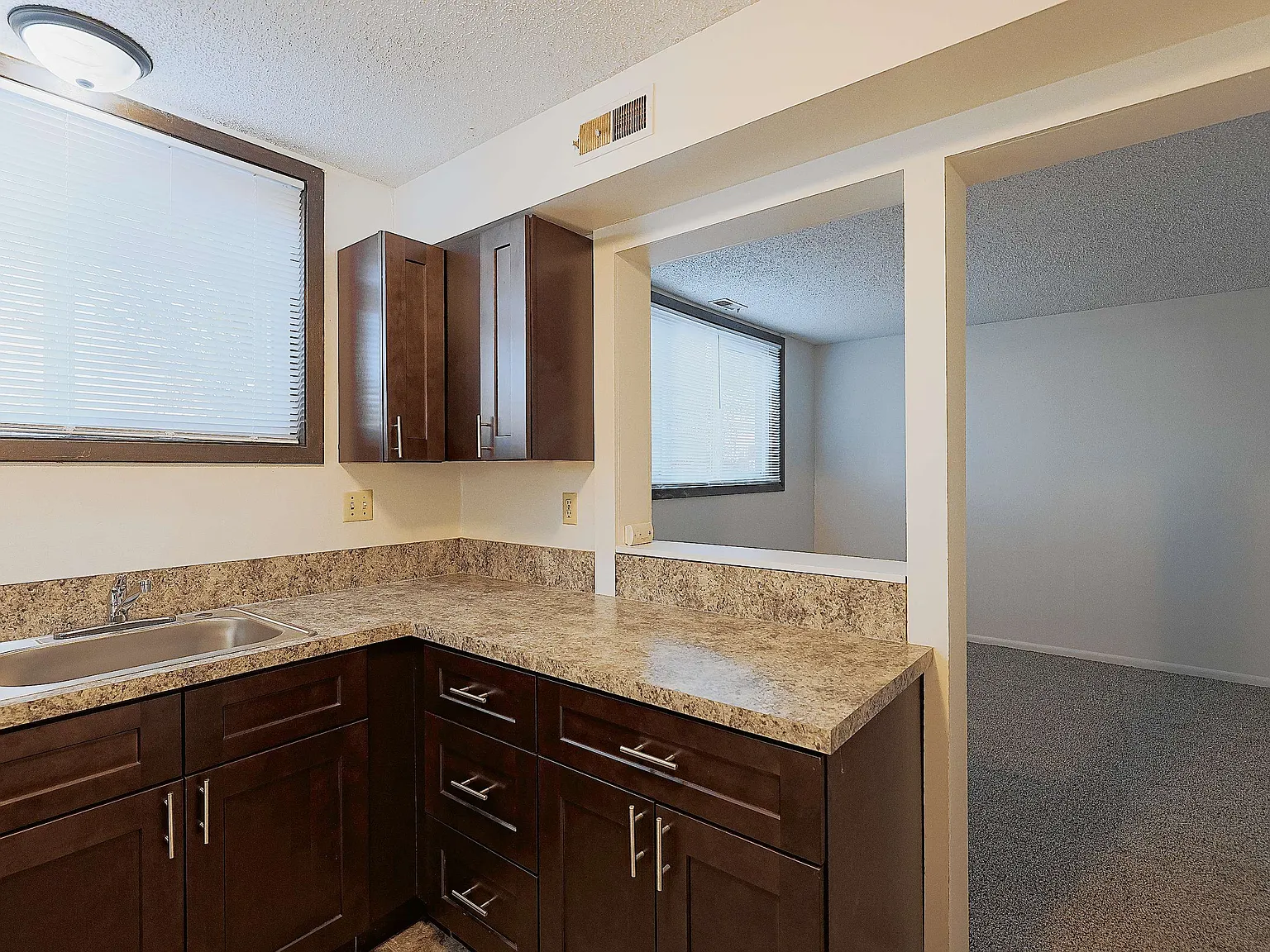 1 bed, 520 sqft, $729 — Photo 2