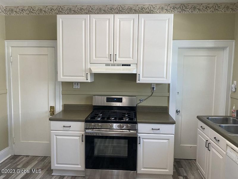 3rd image of 433 7th Avenue