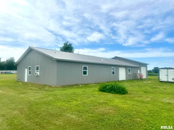 1602 Portuguese Hill Rd, Jacksonville, IL 62650