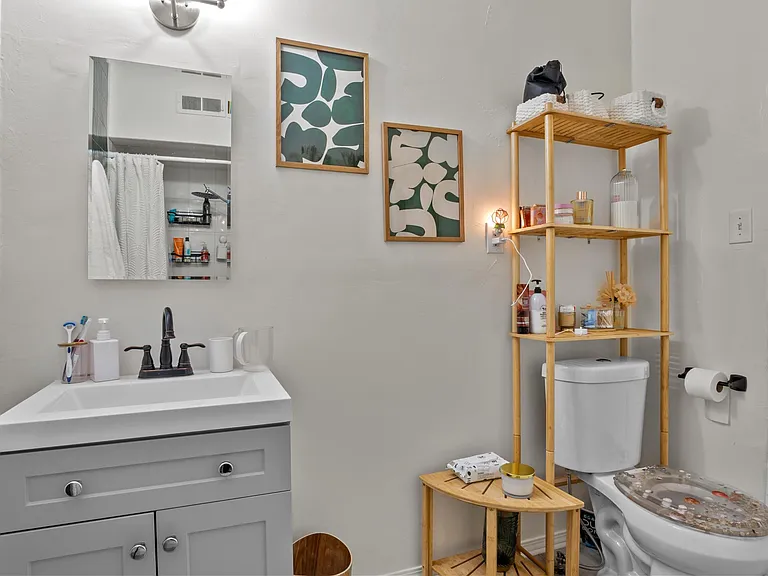 1414 S Shenandoah St #1416-1/2 — Photo 10