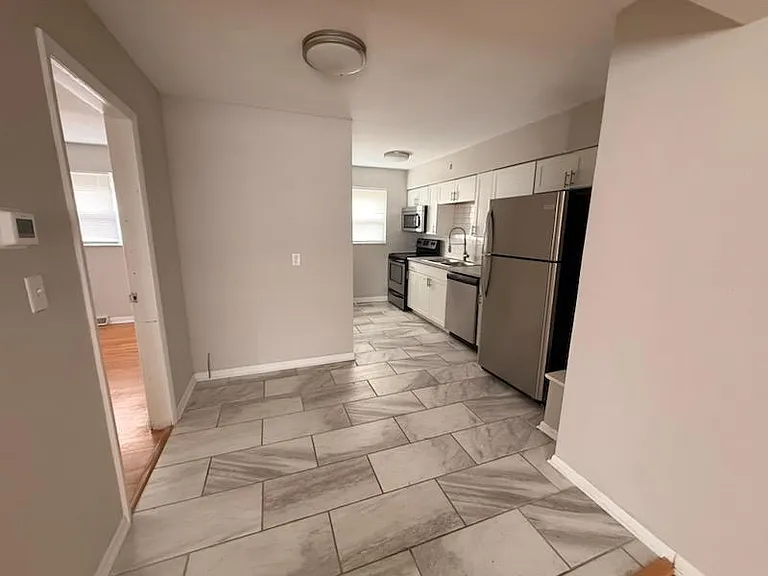 731 S Grand Ave #1 — Photo 6