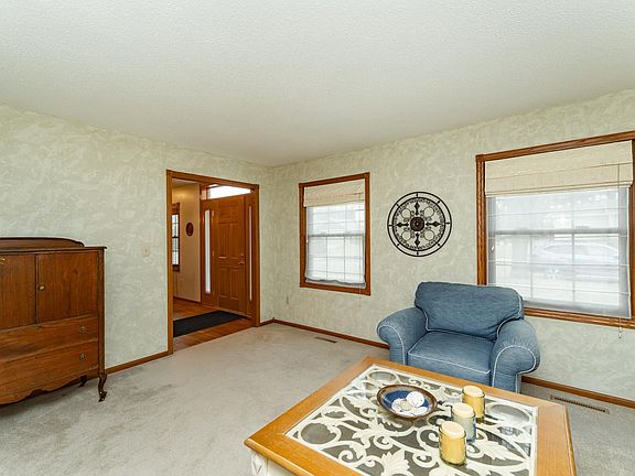 2nd image of 803 23rd St SW