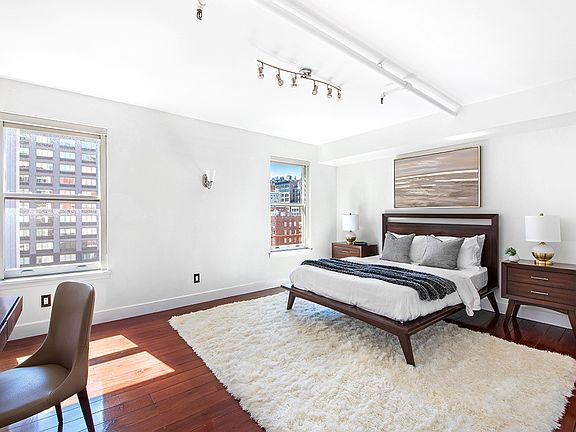 4th image of 213 W 23rd St #5NN