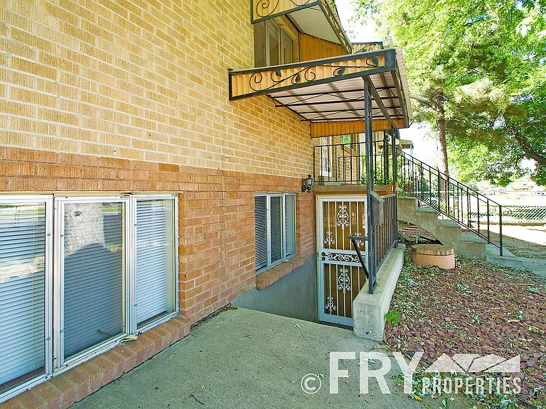 2145 Ames St — Photo 13