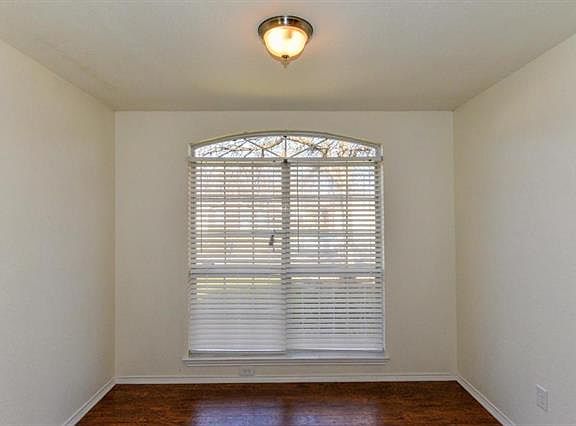 5th image of 1105 Glen Creek Dr
