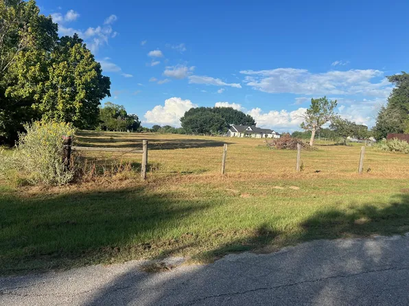 400 6th St, San Felipe, TX 77473