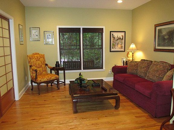 5th image of 1668 Southpointe Dr #0