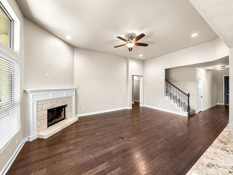 2068 Tejas Pecan — Photo 8
