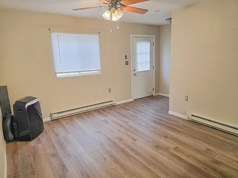 527 W Murray St #2 — Photo 17