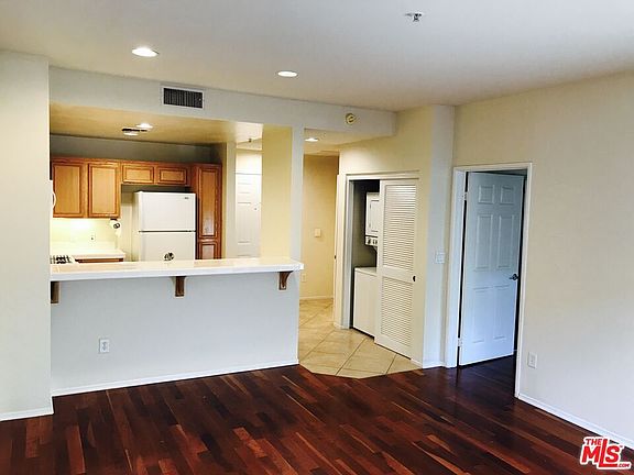 3rd image of 13200 Pacific Promenade APT 218