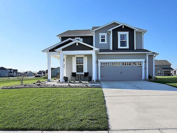 2nd image of 15477 Eastpark Cir W