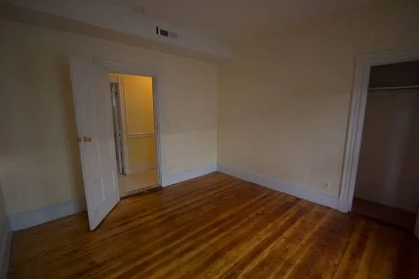 4 bed, 1200 sqft, $1,000 — Photo 3