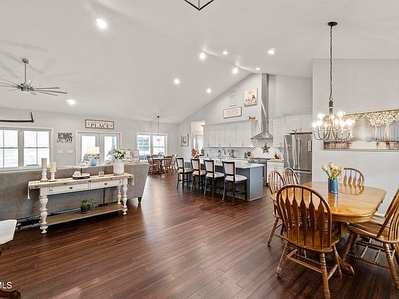 3rd image of 2905 Sunnyside Rd