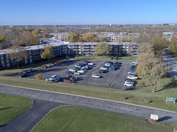 5540 Walnut Ave APT 6B, Downers Grove, IL 60515