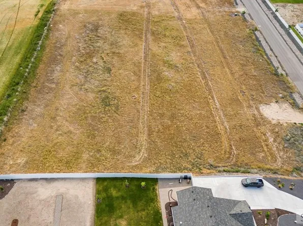 5561 Malheur River St, Ammon, ID 83406
