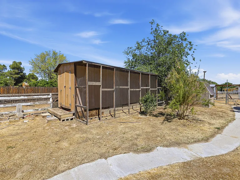 9837 E Avenue R10 — Photo 20