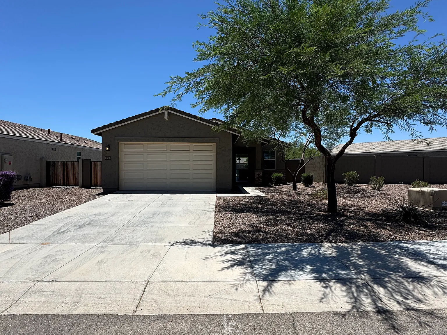 3 bed, 1296 sqft, $2,150 — Photo 3