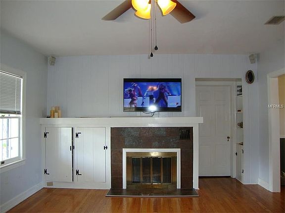 5th image of 413 E Bullard Ave