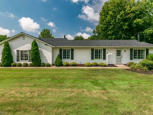 8329 Quail Point Ln, Mentor, OH 44060