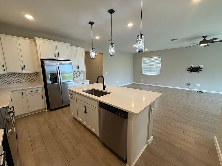 10073 Spring Lake Dr — Photo 6