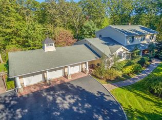 6 The Cmns, Cold Spring Harbor, NY 11724