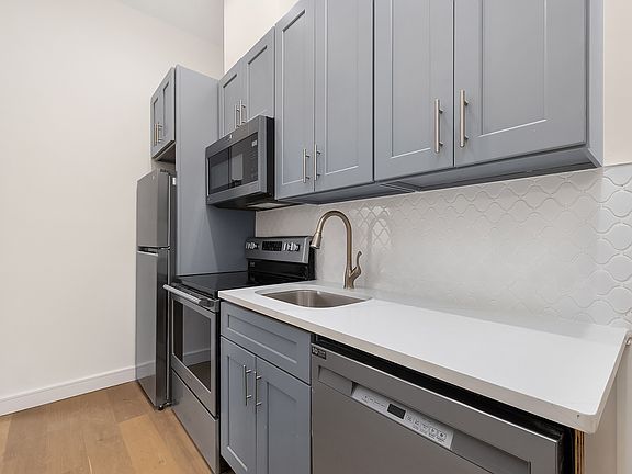 5th image of 1147 Bedford Ave #1R