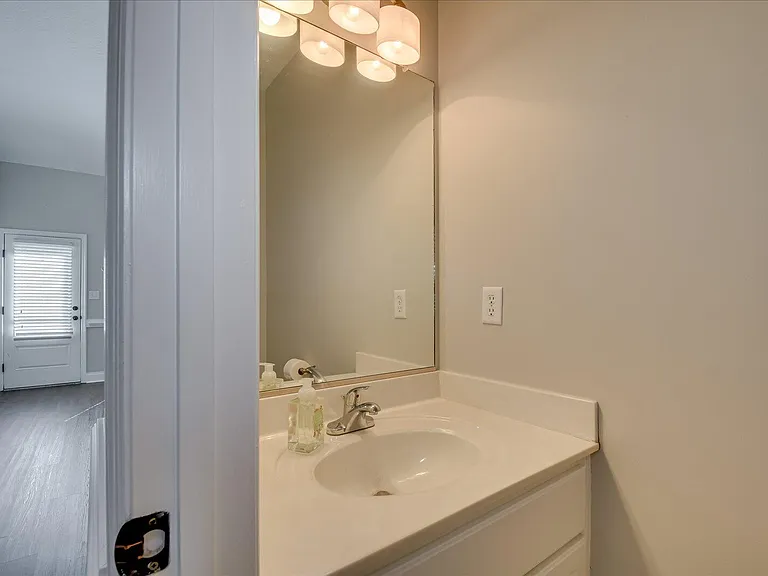 317 Buxton Ln — Photo 18