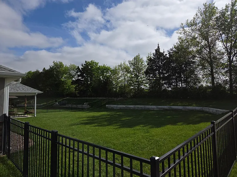 1512 Spring Mountain Dr — Photo 18